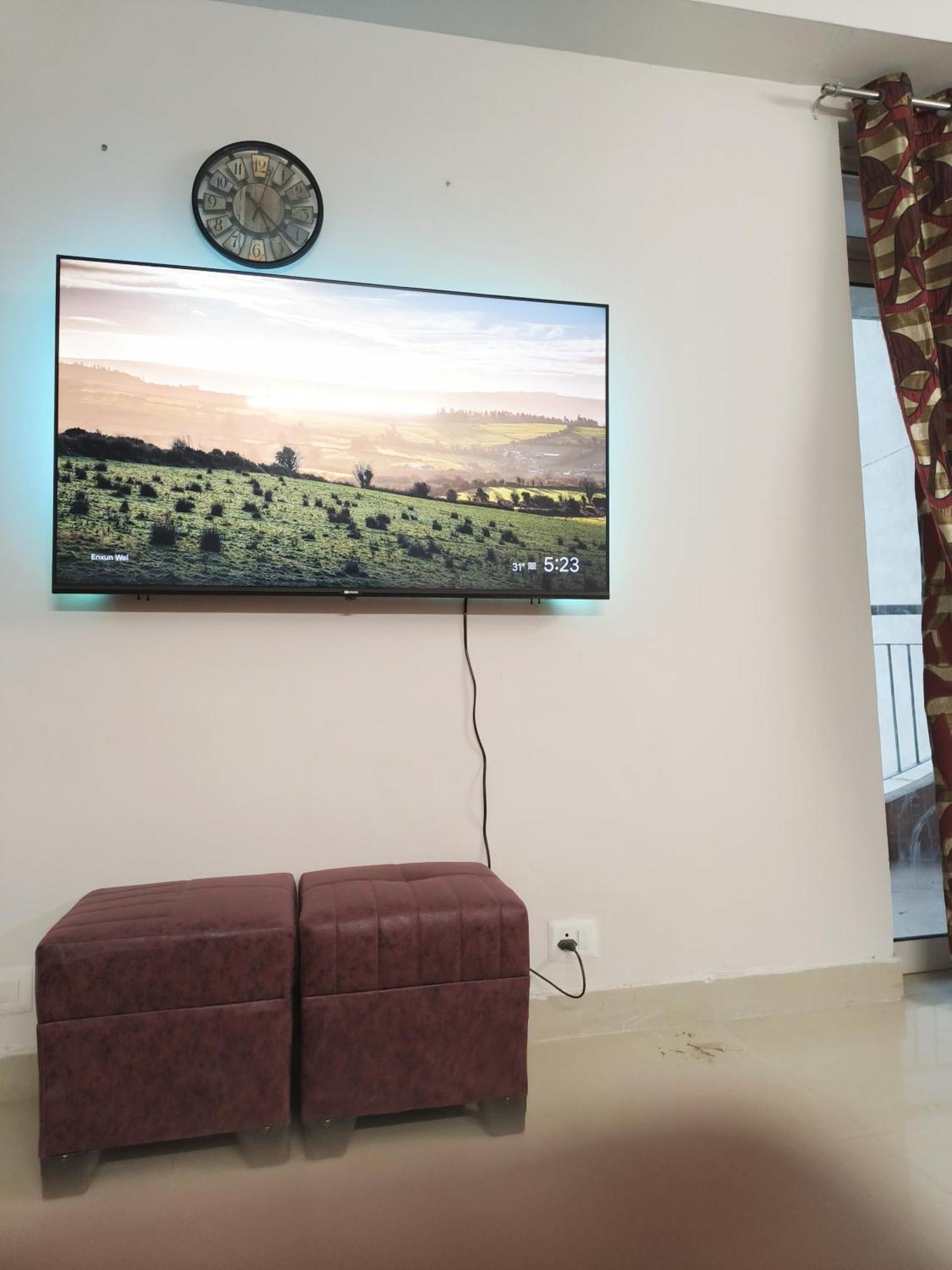 Sector143 Near Advant Office-2Bhk-Society-55" Smart Tv,10" Mattress-Spacious-Party,Couple,Family,Wfo Employes And Nri Friendly Place With Kitchen ,Living Room ,Near Candor Techspace,Advant It Park And Oxygen144 Center Noida Exterior foto